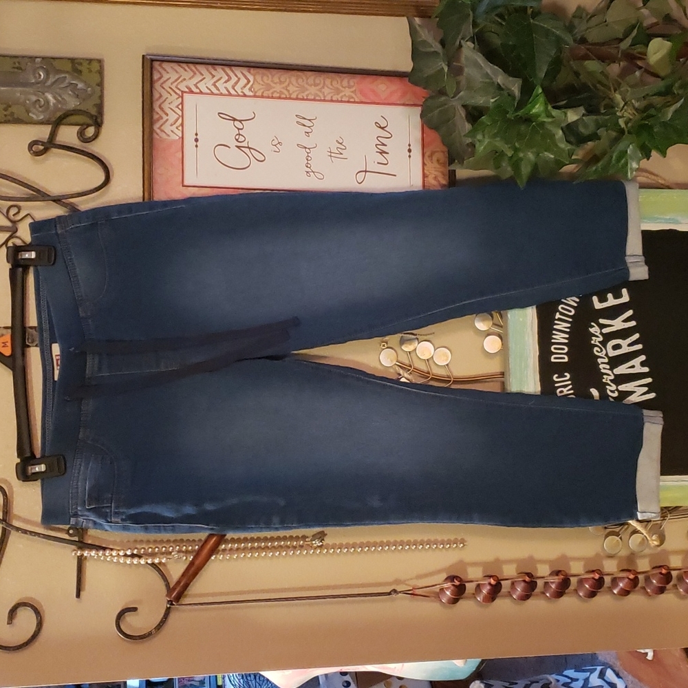 lei Blue Cropped Ankle Jeans